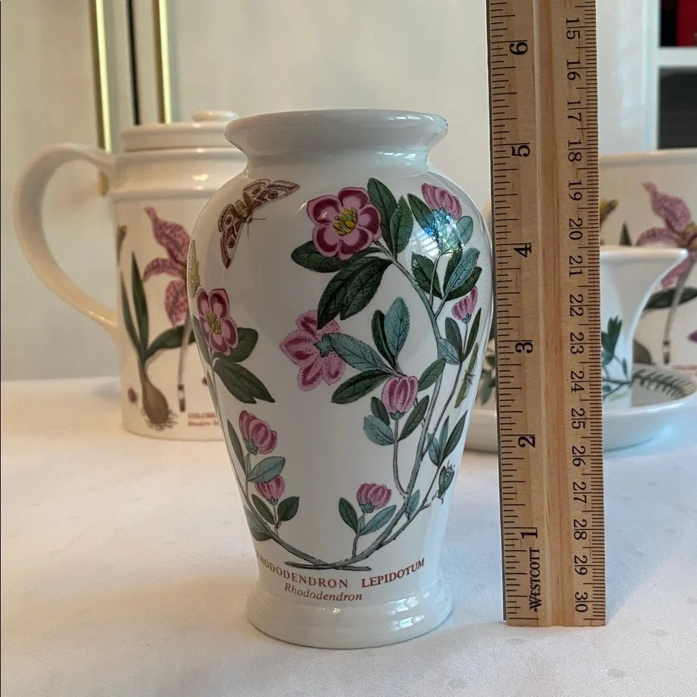 Portmeirion • “The Botanic Garden” Canton Vase in Rhododendron Floral Pattern